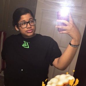 Meet your Posher, Kiya